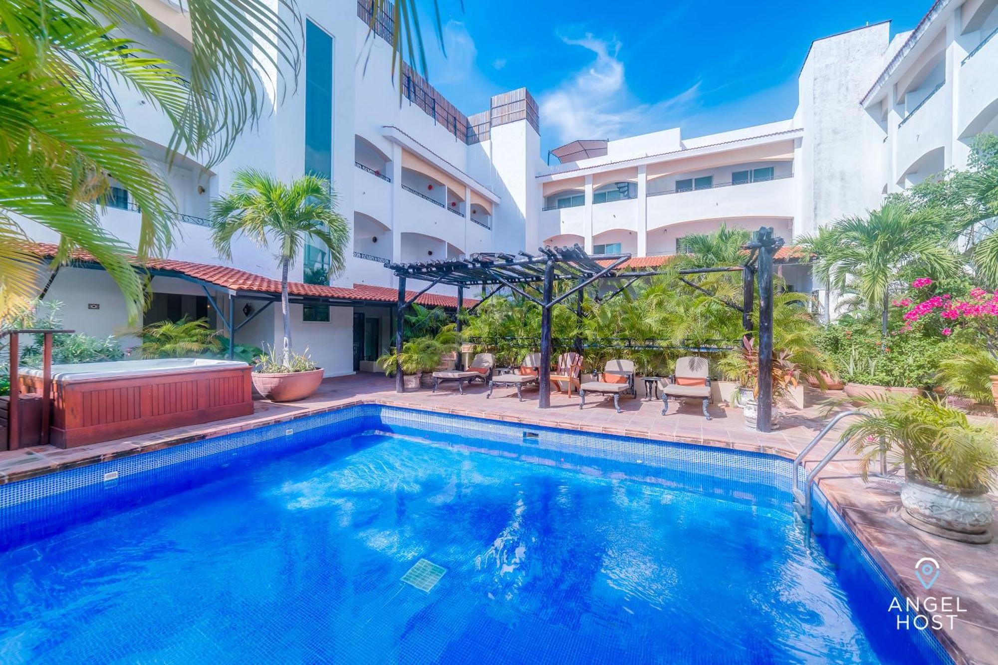 Ideal Group Getaway 4 Blocks To The & Pool Apartamento Playa del Carmen