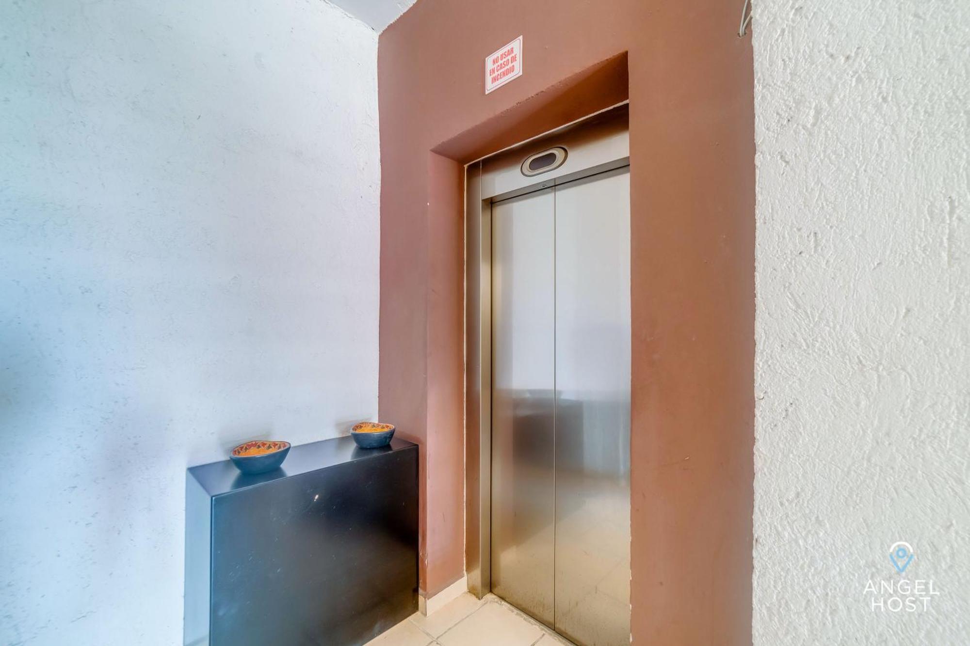 Ideal Group Getaway 4 Blocks To The & Pool Apartamento *