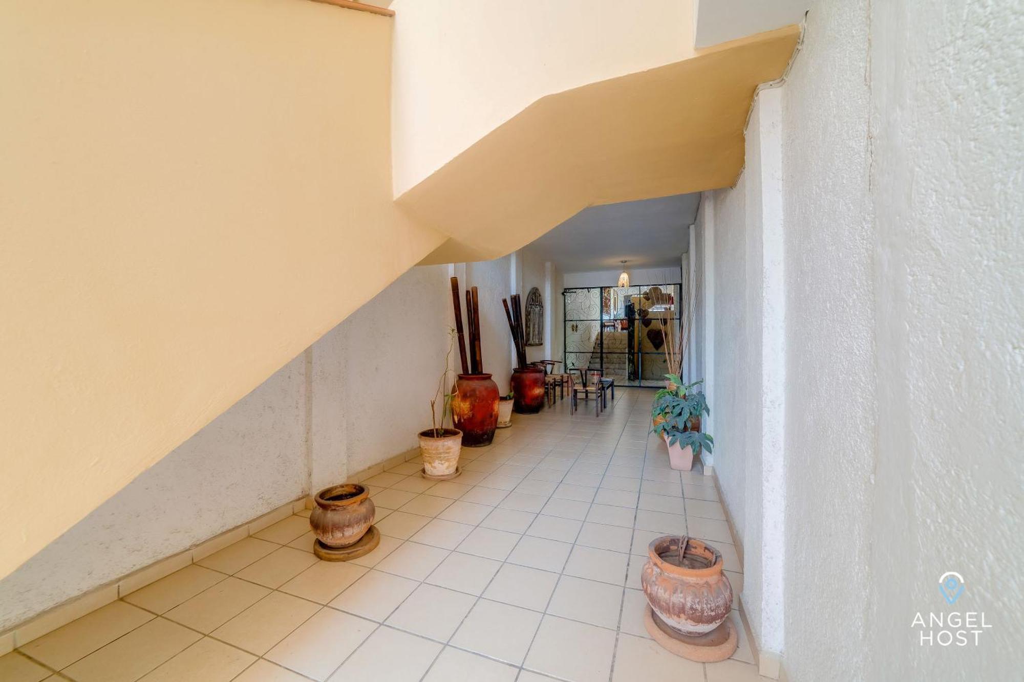 Ideal Group Getaway 4 Blocks To The & Pool *