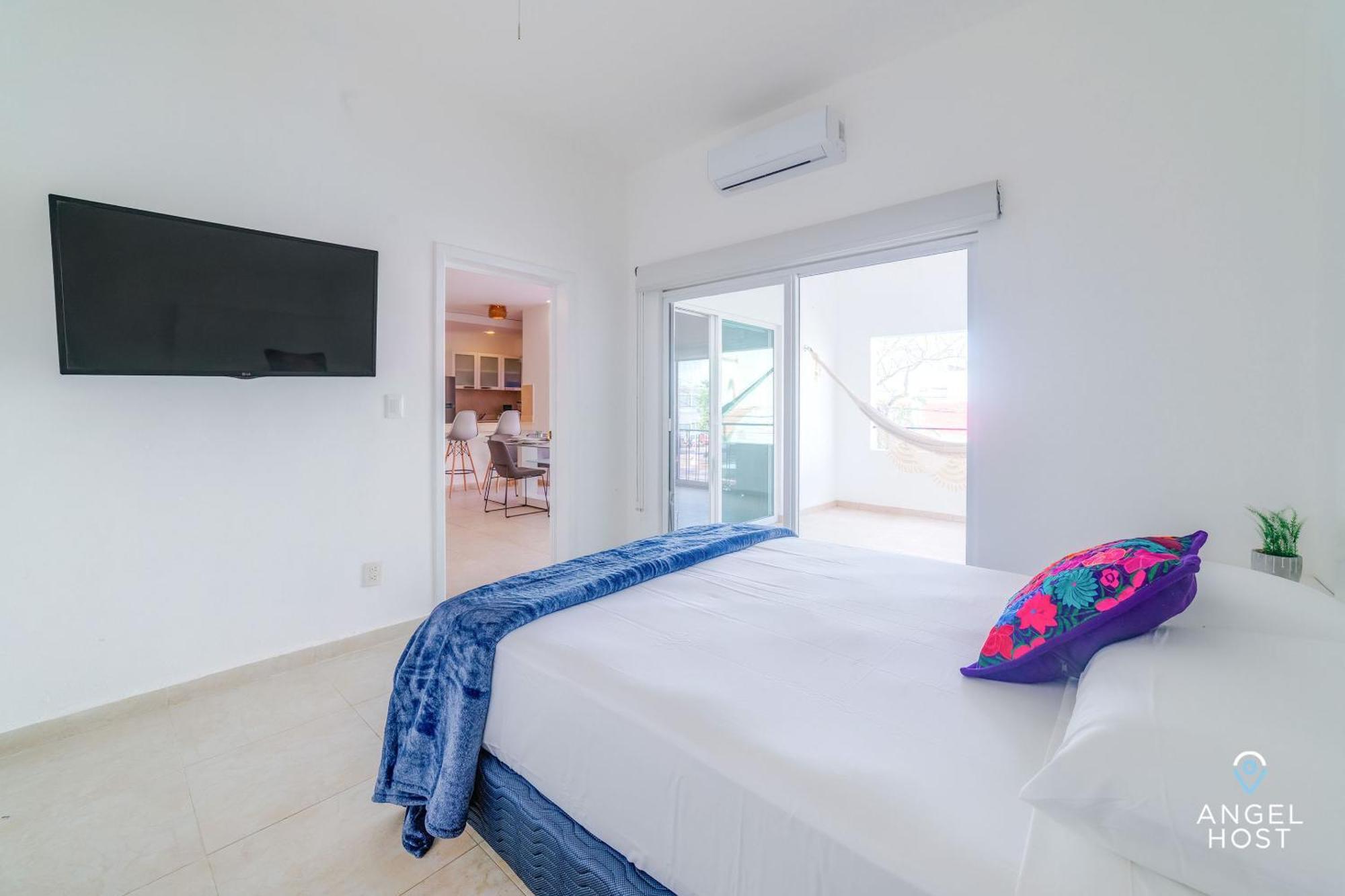 Ideal Group Getaway 4 Blocks To The & Pool Apartamento