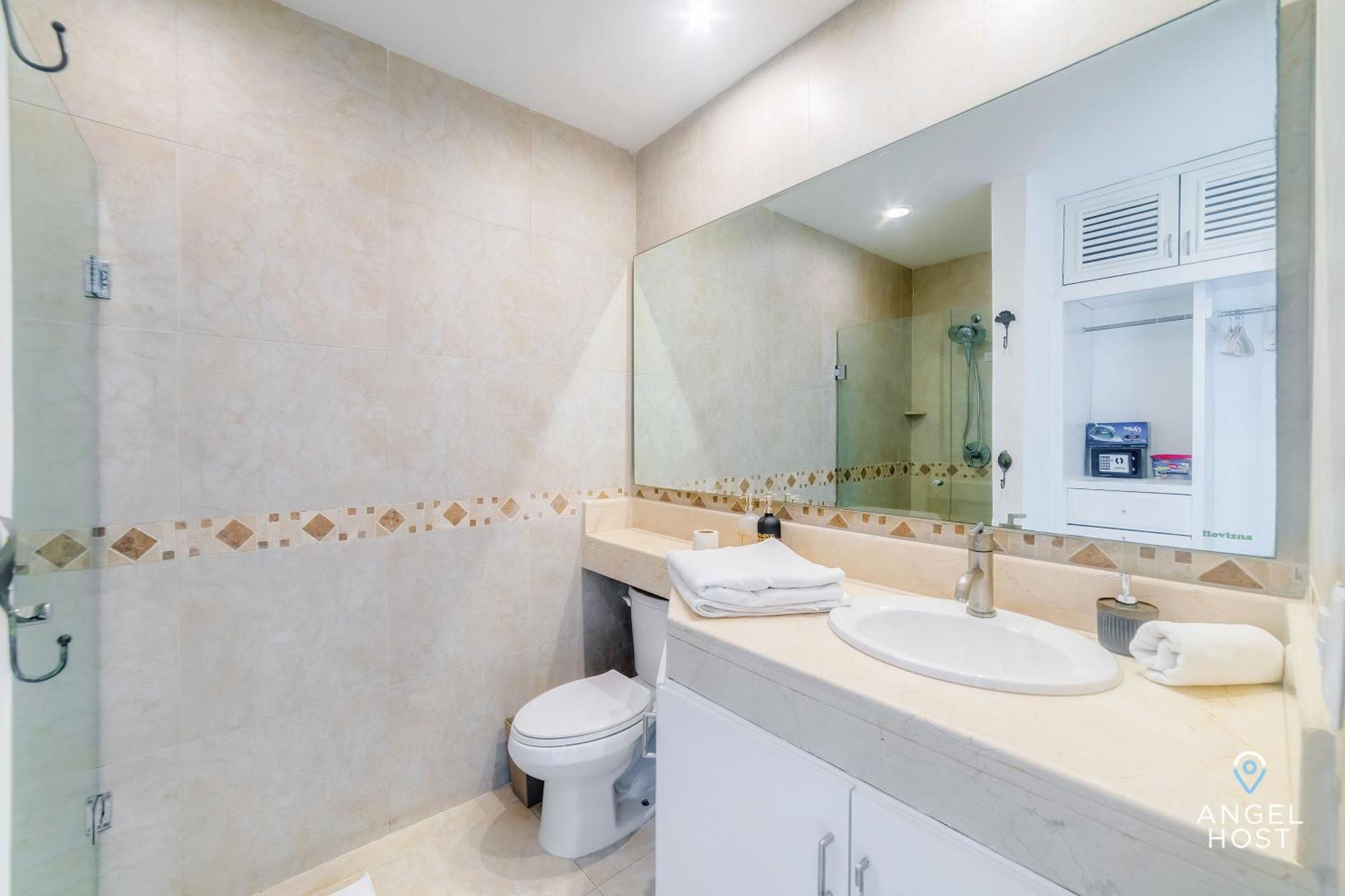 Ideal Group Getaway 4 Blocks To The & Pool * Playa del Carmen