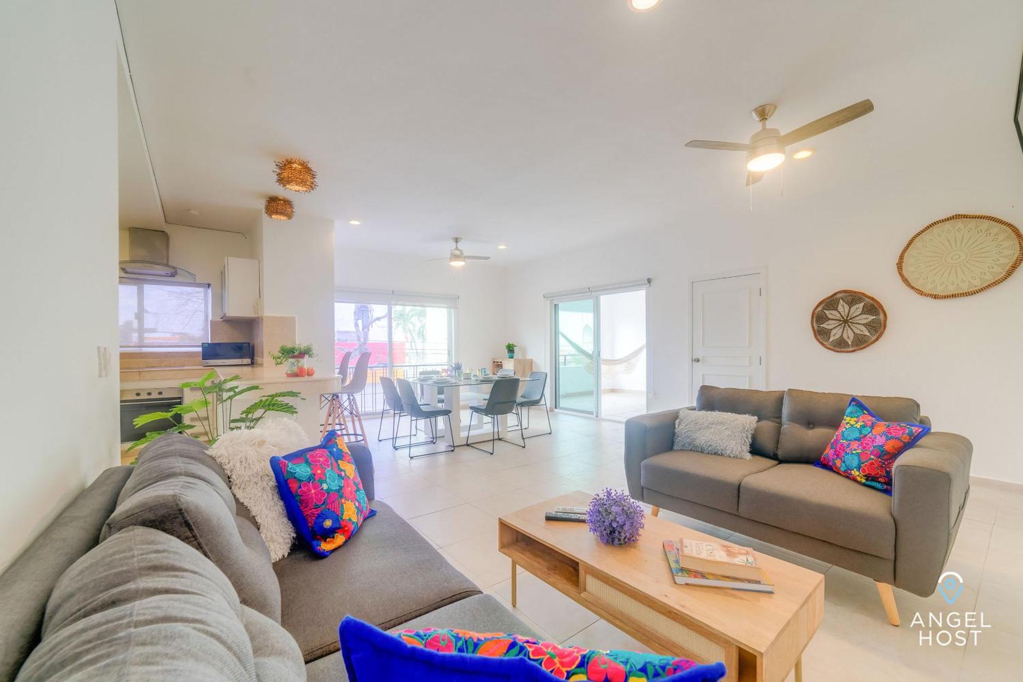 Ideal Group Getaway 4 Blocks To The & Pool Playa del Carmen