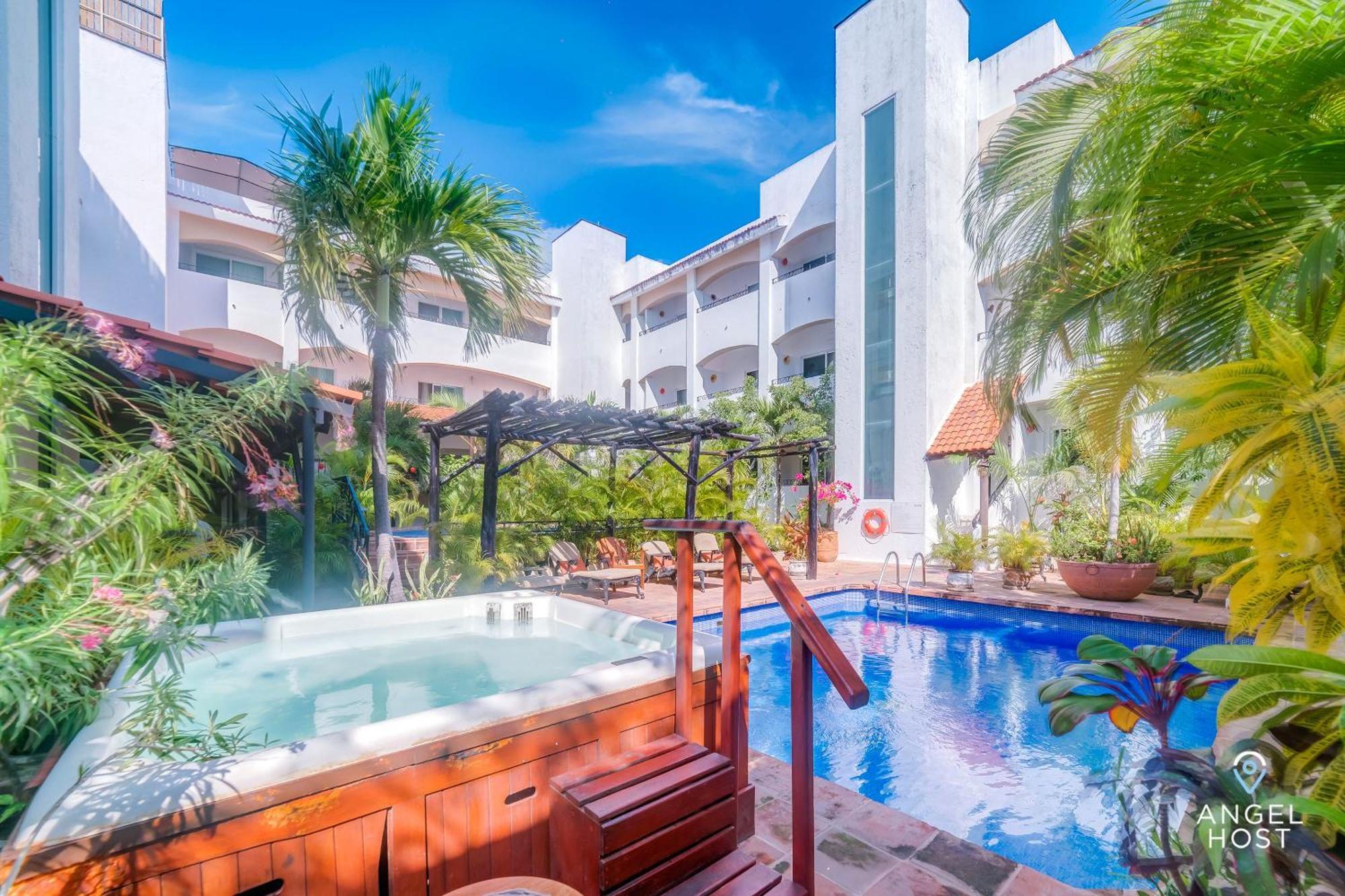 Ideal Group Getaway 4 Blocks To The & Pool Apartamento Playa del Carmen